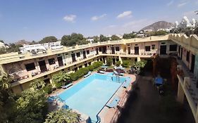 Hotel Moon Lake